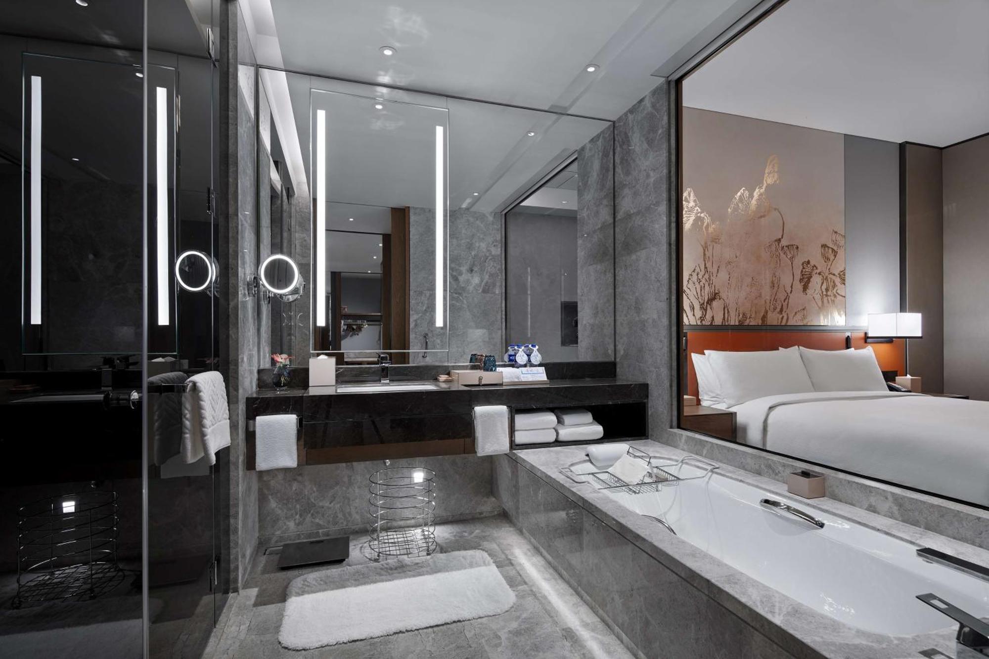 Hilton Guiyang Hotel Guiyang  Exterior photo